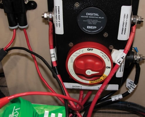 dual battery harness on a pontoon